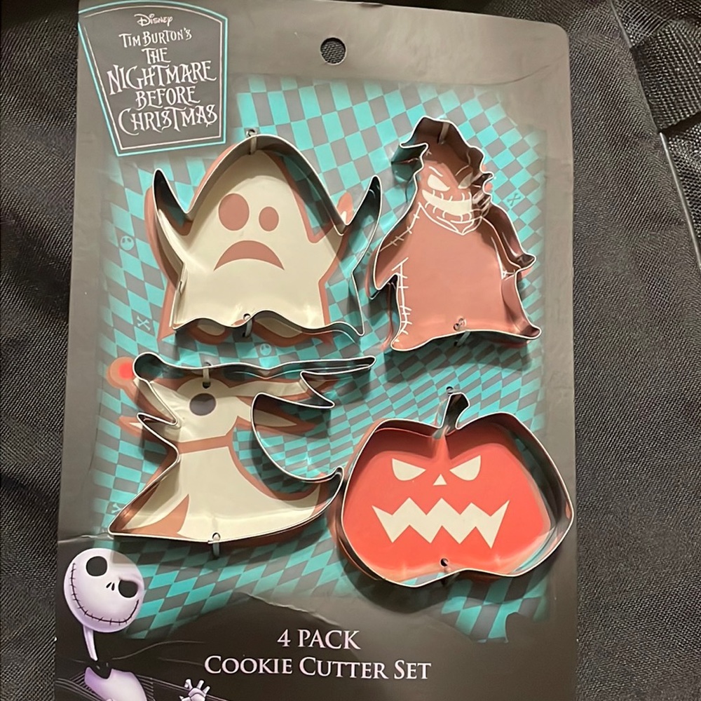 TNBC cookie cutters BNWT